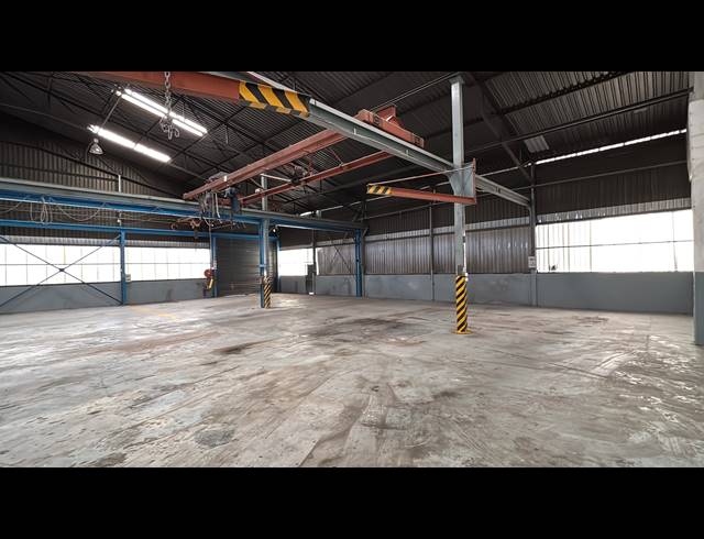 850M² WAREHOUSE TO LET IN EASTLEIGH